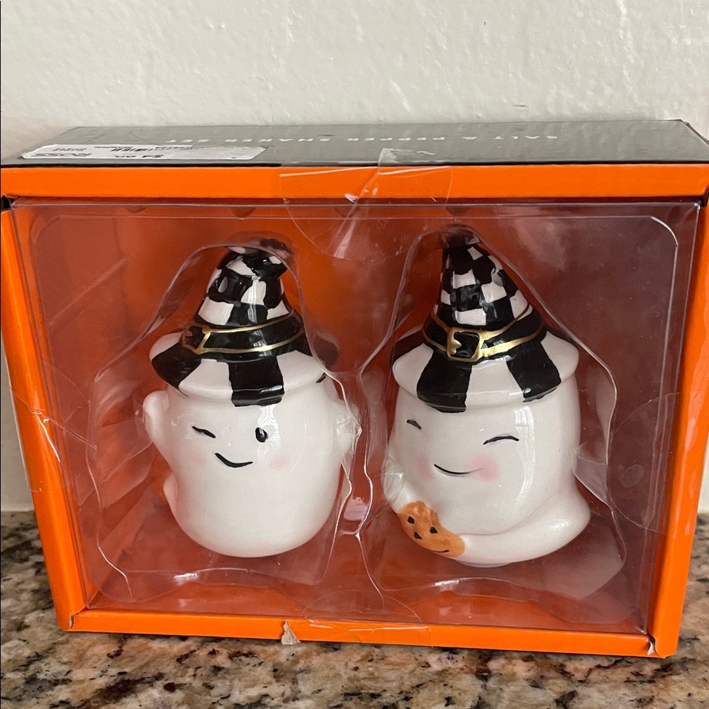 Ghost Salt & Pepper Set